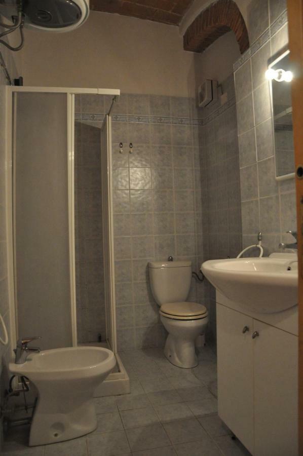 Appartamento Monolocale con piscina S.Martino Riparbella Esterno foto