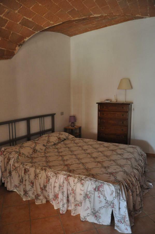 Appartamento Monolocale con piscina S.Martino Riparbella Esterno foto